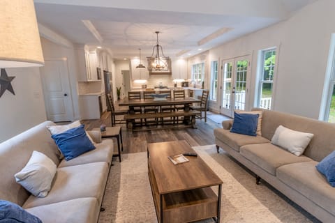 Main Level | Living Room