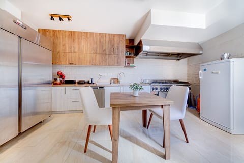 The kitchen is fully equipped 