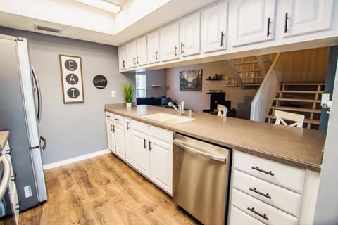 Want to be apart while still cooking?  This kitchen has great sight areas for the living, dining & work area!