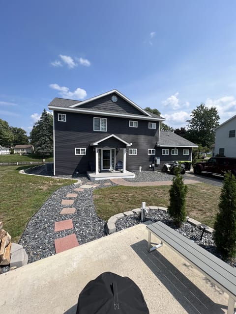 Welcome to Four Seasons Family Retreat!