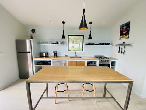 Island/dining table overlooking the ocean