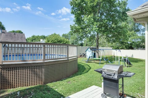 Fenced-In Backyard | Gas Grill | Pool | Playset
