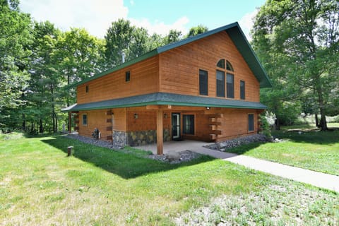 Whispering Waters Lodge is the perfect vacation place for your family and friends.