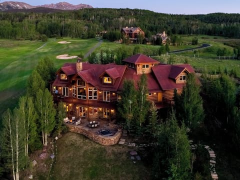 13.4-telluride-snowdrift-chalet-exterior-dusk