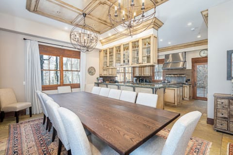 4.3-country-club-estate-mountain-village-dining-room1