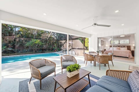 Cozy Outdoor Dining Area