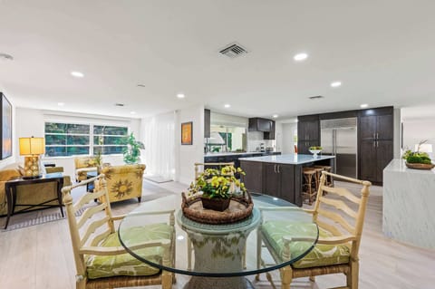 Dining Area with Round table