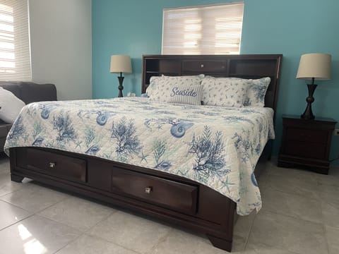 Deluxe King Sized Bed!!