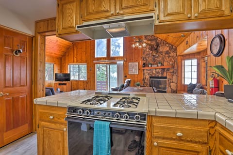 Kitchen | Fully Equipped