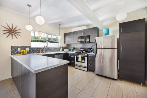 K0528 - Kitchen Counter