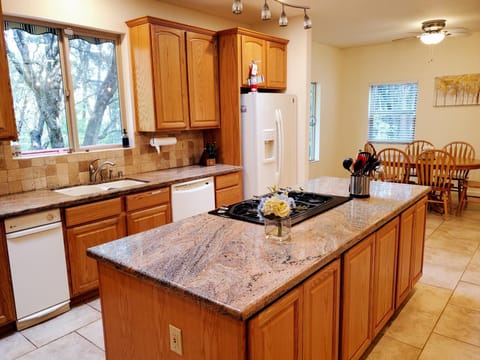 You will love cooking in this spacious kitchen with a gas cooktop.