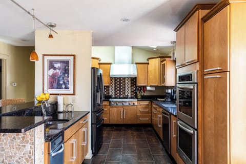 Fully equipped kitchen