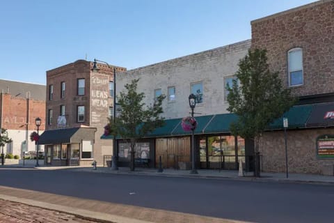 Apartment located in the historical area next to restaurants, bars 