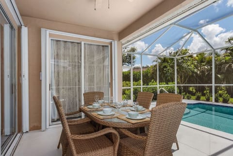 Dine al fresco - morning coffee? Poolside lunch? Evening grill?