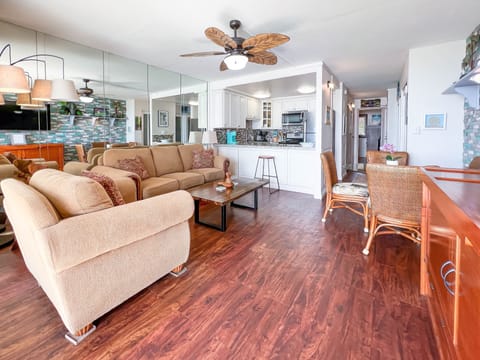 Spacious living area to enjoy your O'hana