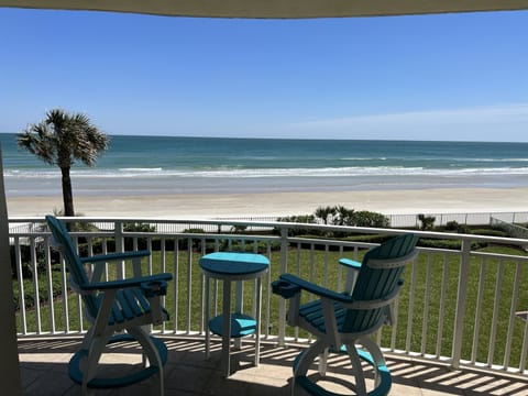 Balcony bistro set is perfect for morning coffee, evening happy hour, and more. 