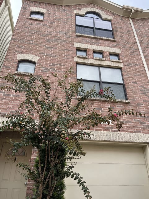 Front door/Garage area