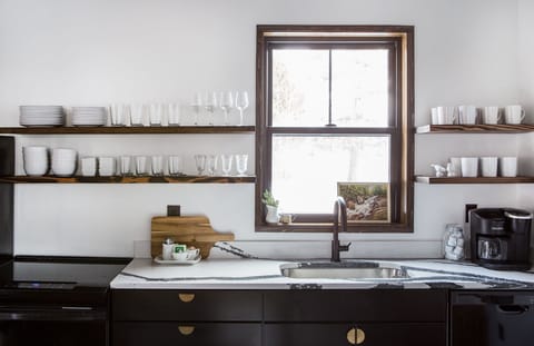 We offer a full kitchen with pots, pans, spices, coffee, tea and N'espresso.