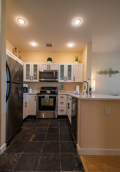 Fully Equipped Kitchen with brand new quartz counters
