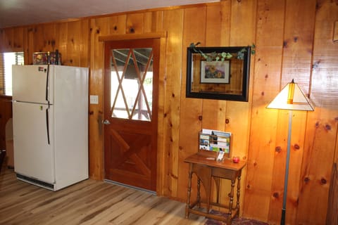 Rustic Chapparal Cabin at Bass Lake Heights Cabin in Bass Lake