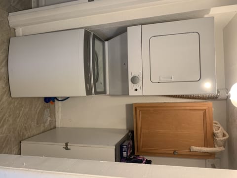 Walk to beach on quiet street Apartment in Cape Canaveral