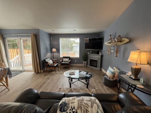Living room with fireplace