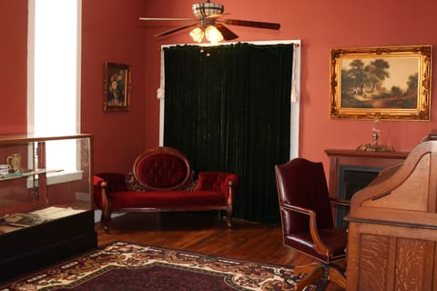 Parlor/Gathering area