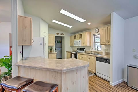 Kitchen | Fully Equipped