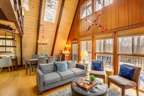 Beech Mountain Vacation Rental | 3BR | 2.5BA | 2 Stories | Stairs Required