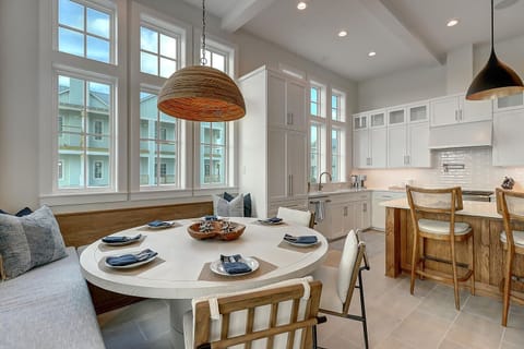 1st Floor Dining Area