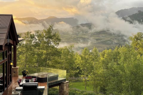 2.03-san-sophia-manor-mountain-village-deck-view