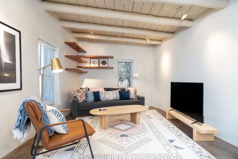 Living Room w. Sleeper Sofa