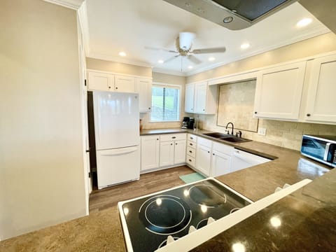 Fully equipped kitchen