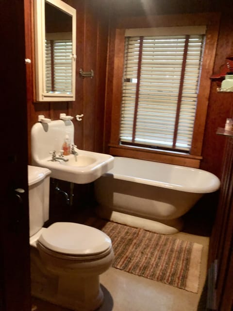 Bathroom #2... vanity, toilet and tub