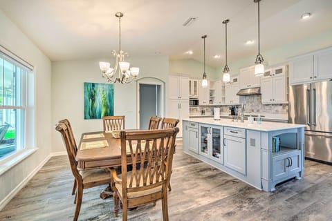 Dining Room | Free WiFi