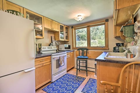 Well-Equipped Kitchen | Coffee Maker