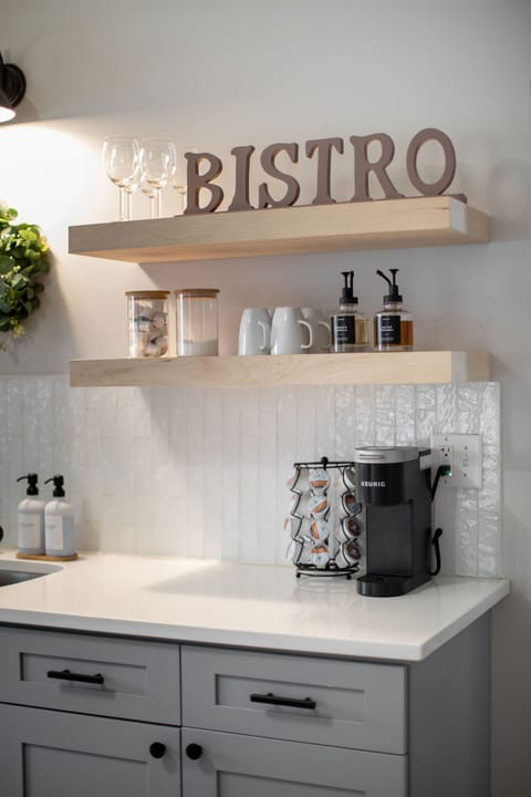 Keurig Coffee Machine | Coffee Bar Supplies