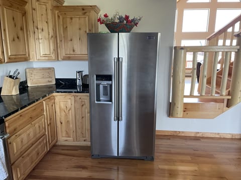 Maytag refrigerator with ice maker
