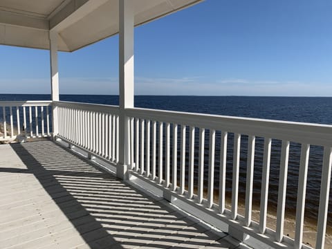 Incredible view for Sunsets and Sunrises!!