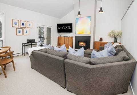Main Living Room w/ Fireplace