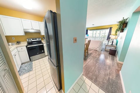 The view from the entryway.  Come on in!