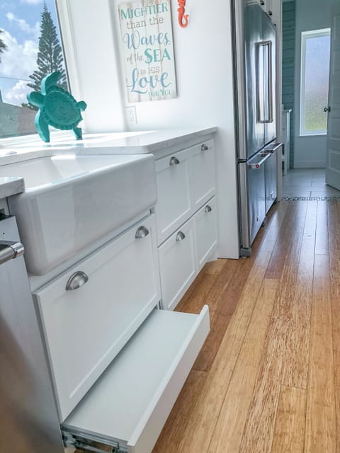 2nd Floor Kitchen Sink