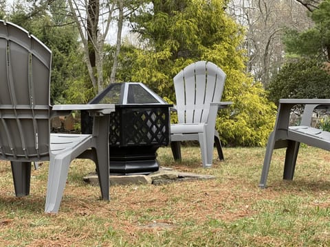 Toast s'mores under the stars at the fire pit!