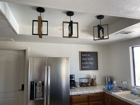 Kitchen - all new appliances, fridge with filtered water, gas stove