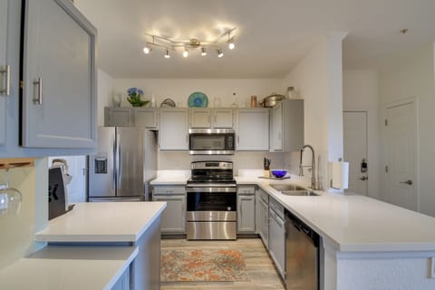 Kitchen | Dishware & Flatware | Toaster | Blender