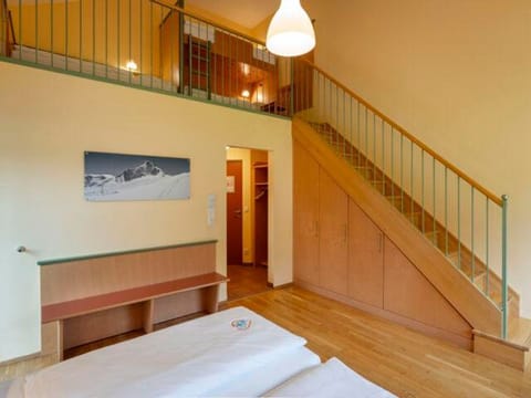 Five-bed room, shower, WC, comfort - JUFA Hotel Kaprun Bed and Breakfast in Piesendorf