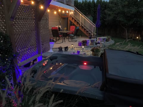 Private hot tub and patio