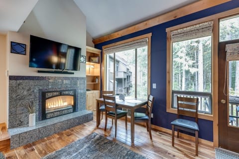 Indoors, Fireplace, Screen, Furniture, Living Room