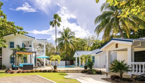 Welcome to Azul Vista Villas