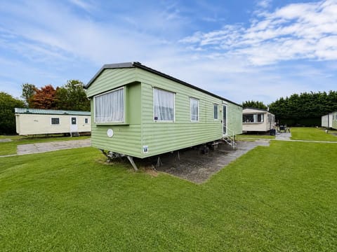 Embrace the spontaneity of last minute caravan holidays at Southview Caravan Park Skegness, a top choice for British staycations near the iconic Skegness beach England.